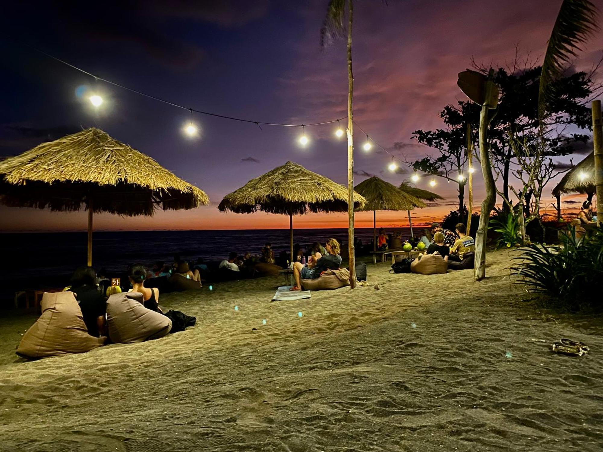 Uma Pantai Seseh Hotel Canggu Exterior foto